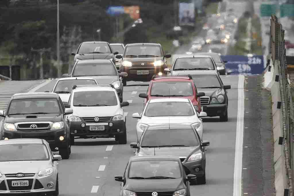 Jornal.nwes - Não Realizar a Troca de Faixa Corretamente: Riscos, Penalidades e Segurança Viária (2)