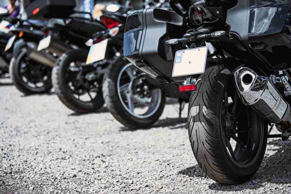 Detran.mg - Conduzir Motocicleta sem as Duas Mãos no Guidão: Riscos e Penalidades (3)