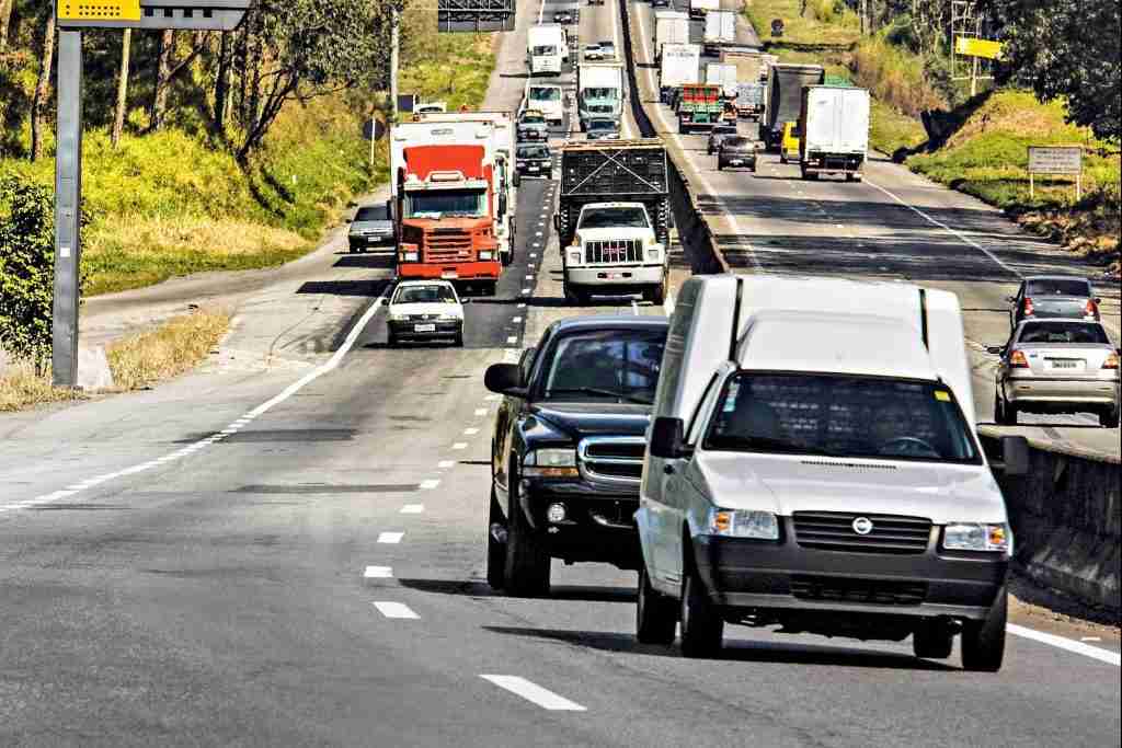 DETRAN.MG - Ultrapassar pela Direita: Infrações e Impactos para a Segurança no Trânsito (3)