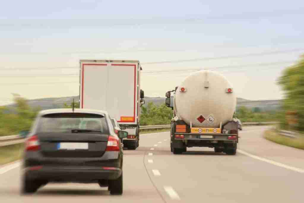 DETRAN.MG - Ultrapassar pela Direita: Infrações e Impactos para a Segurança no Trânsito (4)