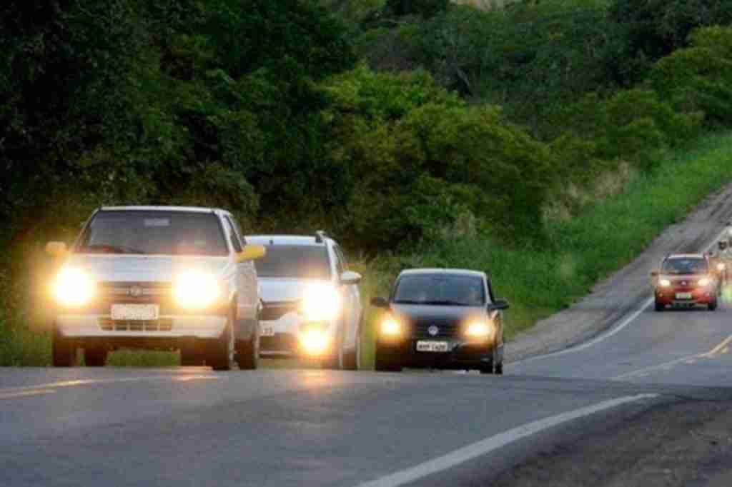 DETRAN.MG - Usar Luz Alta Indevidamente: Consequências e Penalidades (1)