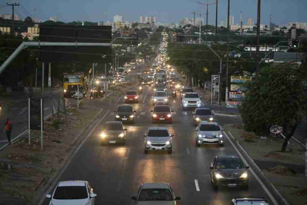 DETRAN.MG - Usar Luz Alta Indevidamente: Consequências e Penalidades (3)